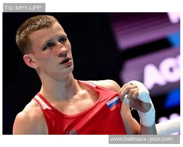 足球场上的英雄泪水与荣耀那些感人至深的球星故事